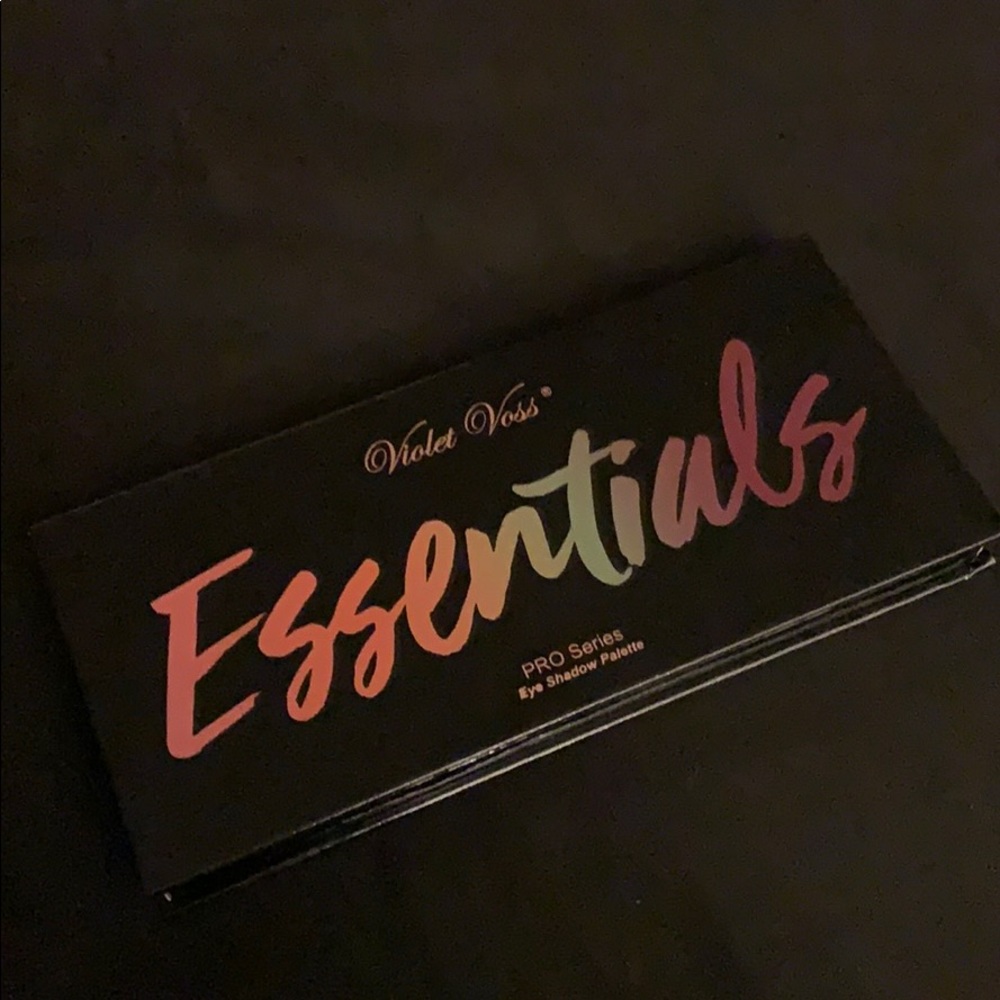 Violet Voss Essentials Pro Series Palette